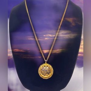Vtg Gold Tone Puff Flower Charm Pendant/Medallion Necklace